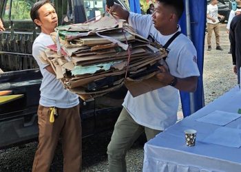 D:\2025\Agustus 2025\21 Agustus 2025\2\2\New Folder\Masyarakat Antusias Tukarkan Sampah dengan Sembako.jpg