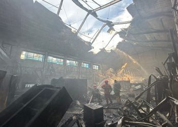 D:\2025\Agustus 2025\4 Agustus 2025\2\2\Tim Puslabfor Bawa Sampel Kebakaran ULM.jpg