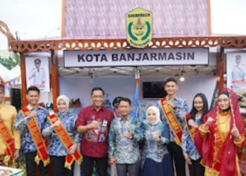 D:\2025\Agustus 2025\8 Agustus 2025\5\hal 5\Jajaran Pemkot Banjarmasin berpartisipasi menampilkan produk khas.jpg