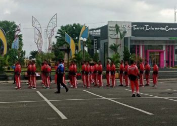 Paskibra Kotabaru Laksanakan Latihan Dihalaman Siring Laut