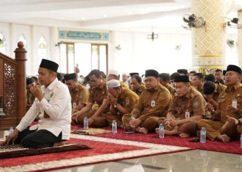 Bupati Instruksikan Gelar Sholat Hajat Harjad Kalsel ke-75