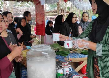 Ratusan Pengunjung Padati Wisata Kuliner Jadul di Desa Batulicin Irigasi