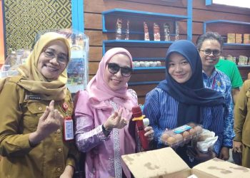 Hj Fathul Jannah Promosikan Produk UMKM