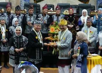 Gubernur: Bagawi Tuntung, Banua Bauntung, Rakyat Himung