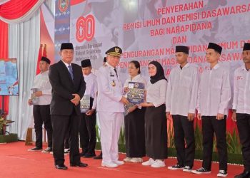 Gubernur Kalsel Serahkan SK Remisi Bagi Napi