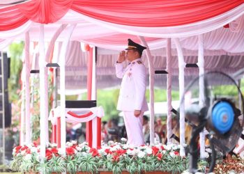 Bupati Andi Rudi Latif Inspektur Upacara HUT ke-80 RI