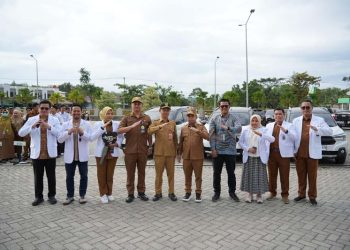 Bupati Serahkan Bantuan Mobil Operasional