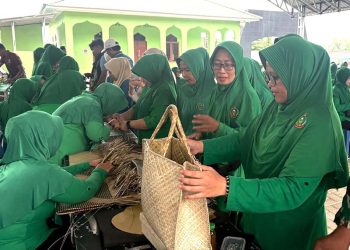 Kodim Kotabaru Gelar Pelatihan Anyaman Pandan Laut