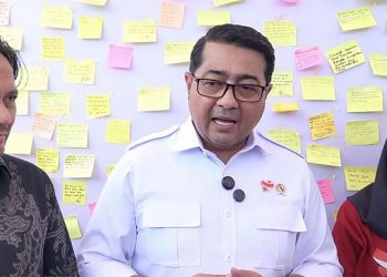 D:\2025\Oktober 2025\10 Oktober 2025\5\HAL 5\Menteri Ekonomi Kreatif RI, Teuku Riefky Harsya, di dampingi Wagub kalsel.jpg