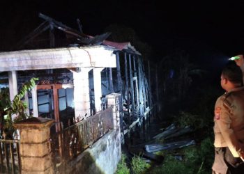 D:\2025\Oktober 2025\21 Oktober 2025\2\22\New Folder\Dua Rumah di Pulau Ku'u Terbakar.jpg