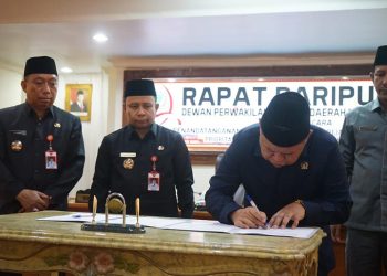 D:\2025\Oktober 2025\24 Oktober 2025\2\222\New Folder\DPRD Tapin Gelar Paripurna Penandatanganan KUA dan PPAS.jpg