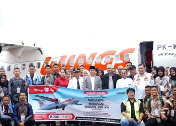Bupati Lepas Penerbangan Perdana Batulicin-Makassar