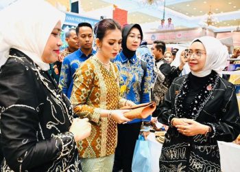 Istri Wapres Kunjungi Stand Dekranasda HSU
