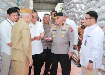 Gubernur Kalsel dan Kapolda Kunjungi Gudang Bulog