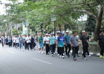 Bank Kalsel Gelar Jalan Sehat Bersama di Barabai
