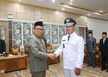 Bupati Lantik Kepala Desa PAW Manduin