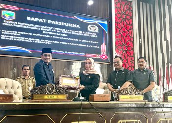 Pemkab Kotabaru Sampaikan Dua Raperda di Rapat Paripurna