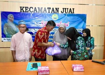 GOW Salurkan Paket Sembako kepada Lansia di Kecamatan Juai