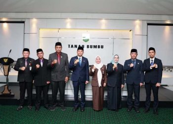 Andi Rudi Latif Lantik Pejabat Pimpinan Tinggi Pratama