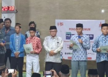 D:\2025\November 2025\18 November 2025\5\hal 5\Menteri Pendidikan Dasar dan Menengah RI Prof H Abdul Mu'ti menghadiri ajang CRM.jpg