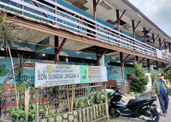 D:\2025\November 2025\4 November 2025\5\hal 5\hal 5\hal 5\SDN Sungai Jingah 4 salah satu sekolah yang kondisi bangunannya mengalami rusak parah.jpg