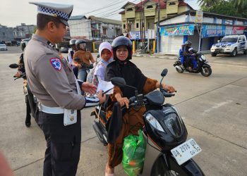 D:\2025\November 2025\6 November 2025\2\Sat Lantas Edukasi Pengendara Melalui Penling.jpg