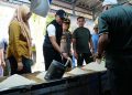Bupati Rahmat Pastikan Harga Bahan Pokok di Tala Stabil