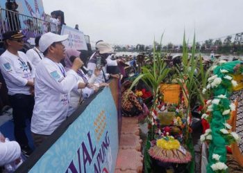 Pj Sekda Resmikan Festival Pasar Terapung Lok Baintan 2025