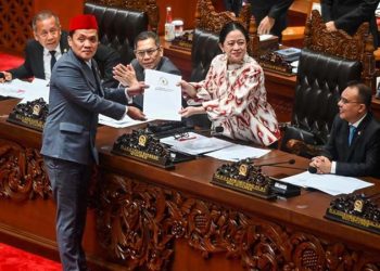 DPR Resmi Sahkan RKUHAP Jadi UU