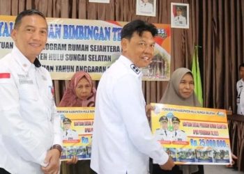 Keluarga di Daha terima dana bantuan PRS untuk 67 rumah