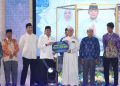 Bupati Bagikan 10 Paket Umroh Kepada Peserta MTQN XXI