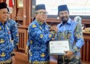 Sekdaprov Kalsel Lepas Anggota Korpri Purna Tugas