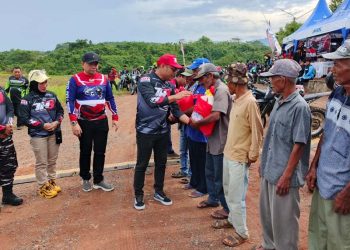 680 Rider Salurkan Bansos di Tiga Desa
