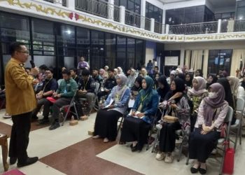 D:\2025\2 Desember 2025\5\hal 5\Para peserta Pelatihan Kewirausahaan dengan saksama mendengarkan.jpg