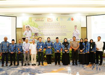 D:\2025\2 Desember 2025\5\hal 5\Wakil Walikota Banjarmasin, Hj.Ananda dan jajaran.jpg