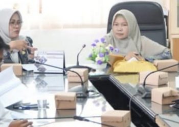 D:\2025\Desember 2025\10 Desember 2025\5\hal 5\DPRD Kota Banjarmasin dan Pemkot Banjarmasin saat melakukan pembahasan.jpg