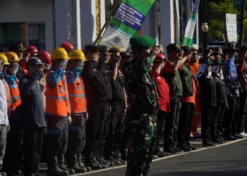 D:\2025\Desember 2025\11 Desember 2025\5\hal 5\Apel gabungan pemko Banjarmasin dan personel damkar, BPBD dan unsur terkait untuk aiaga bencana.jpg