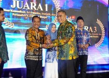 G:\2025\Desember 2025\16 Desember 2025\5\hal 5\DKISP Banjar meraih predikat Terbaik Pertama Mitra Humas Pemprov Kalsel..jpg