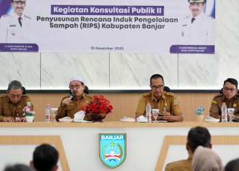 G:\2025\Desember 2025\17 Desember 2025\5\Wakil Bupati Banjar Habib Idrus Al Habsyi memberikan araha.jpg