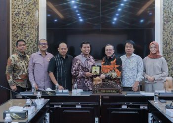 G:\2025\Desember 2025\22 Desember 2025\2\2\Komisi I Studi Komparasi ke Dewan Jatim.jpg