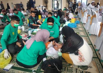 G:\2025\Desember 2025\22 Desember 2025\5\hal 5\Kegiatan sunatan massal oleh Badan Pengelola Mesjid Raya Sabilal Muhtadin.jpg