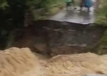 G:\2025\Desember 2025\29 Desember 2025\2\2\Perahu Karet Disiagakan untuk Evakuasi Warga.jpg