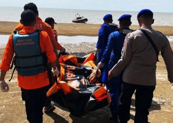 G:\2025\Desember 2025\30 Desember 2025\2\222\New Folder\Tim SAR Temukan Korban Akibat Kecelakaan Laut.jpg