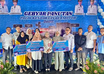 Wajib Pajak Teladan Terima Penghargaan