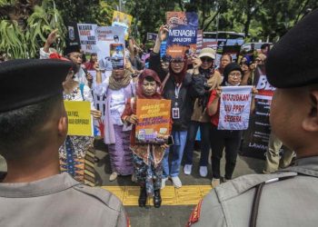 Aksi Unjuk Rasa Parade Hantar Memperingati Hari Hak Asasi Manusia