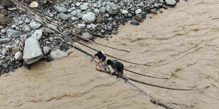Jembatan Putus Pasca Bencana Hidrometeorologi