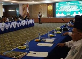 Pemkab Kotabaru dan Kemenag serahkan bonus pemenang MTQ