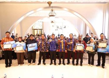 Bupati Anugerahkan Tanah Bumbu Inovation Award 2025