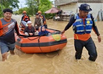 2.895 warga terdampak banjir dievakuasi di Pariangan Kabupaten HSS