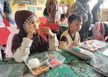 G:\2025\2026\Januari\2 Januari 2026\5\hal 5\Program MBG terus berlanjut meskipub libur sekolah.jpg